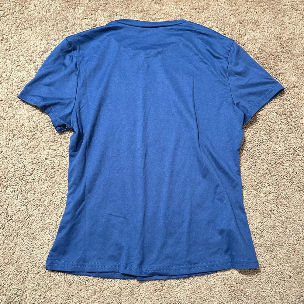 LIKE NEW Basic Top - Picture 3 of 3